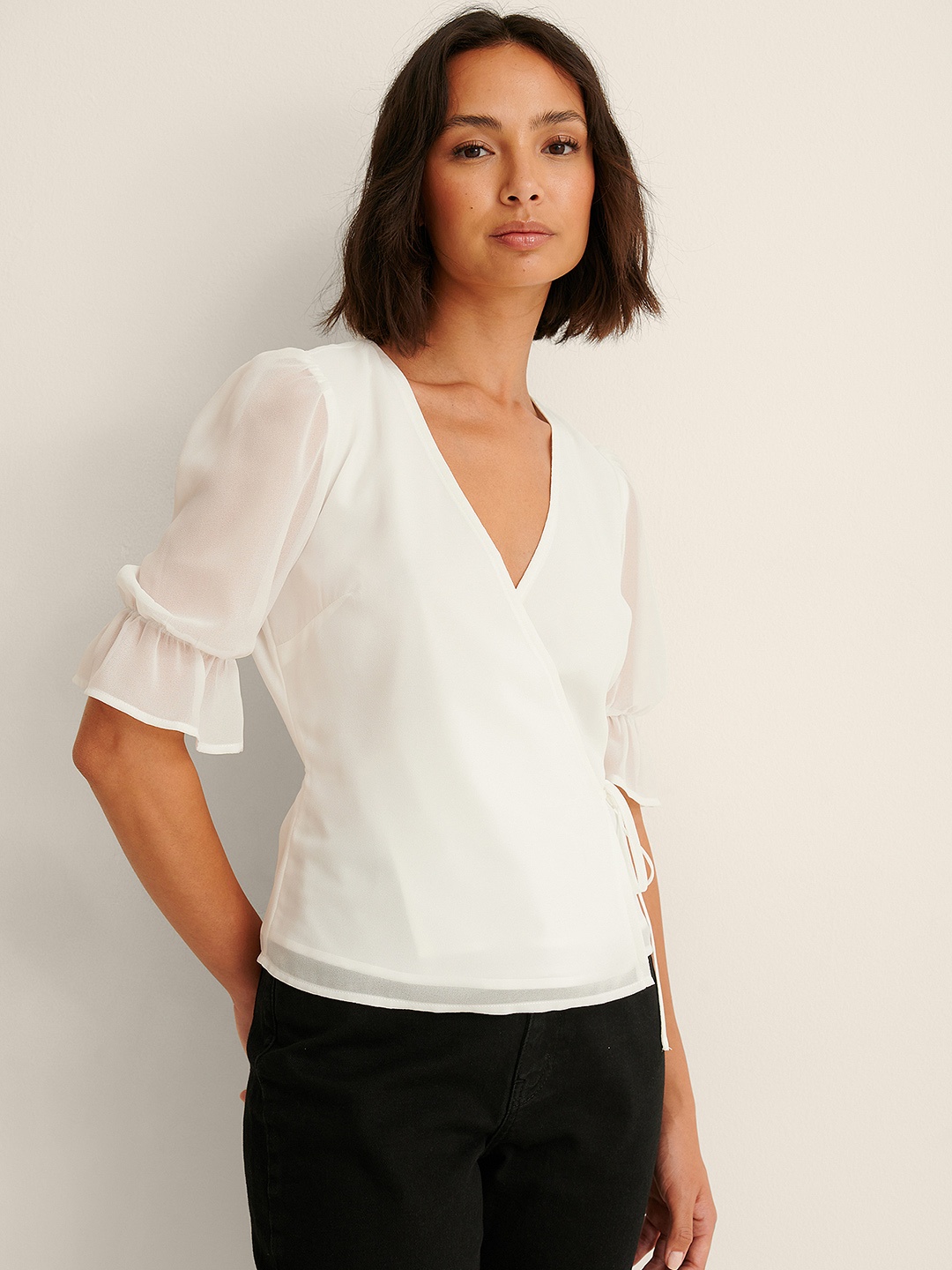 

NA-KD Women White Solid Wrap Top