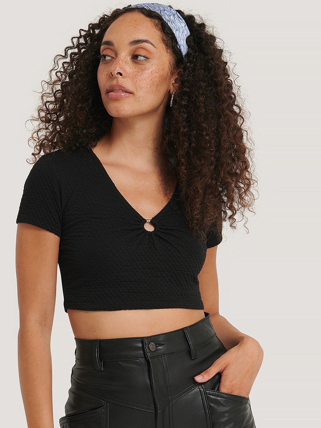 

NA-KD Black Self Design Crop Top