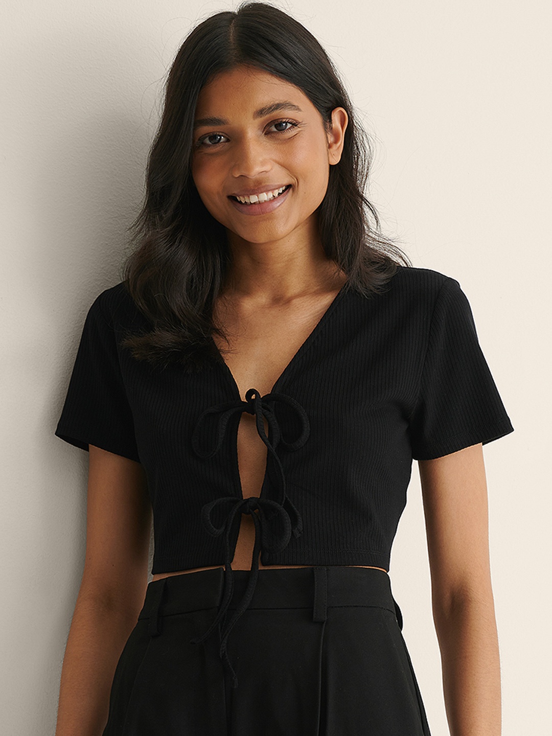 

NA-KD Women Black Ribbed Tie-Up Crop Top