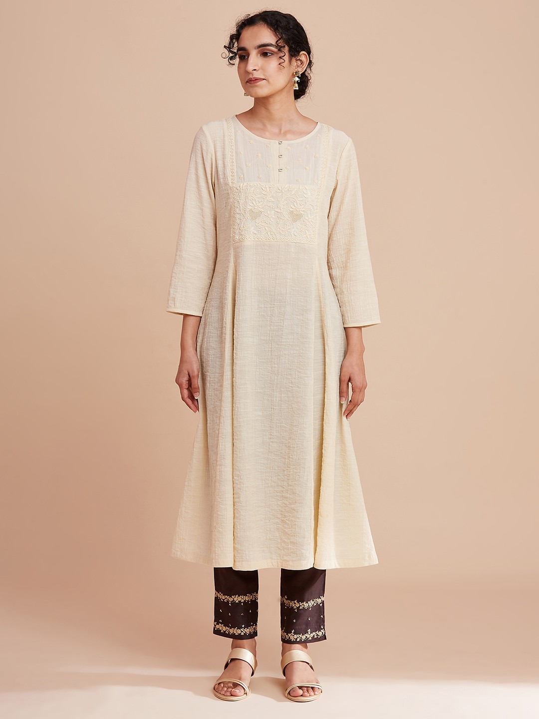 

W The Folksong Collection Women Cream-Coloured Floral Embroidered Kurta
