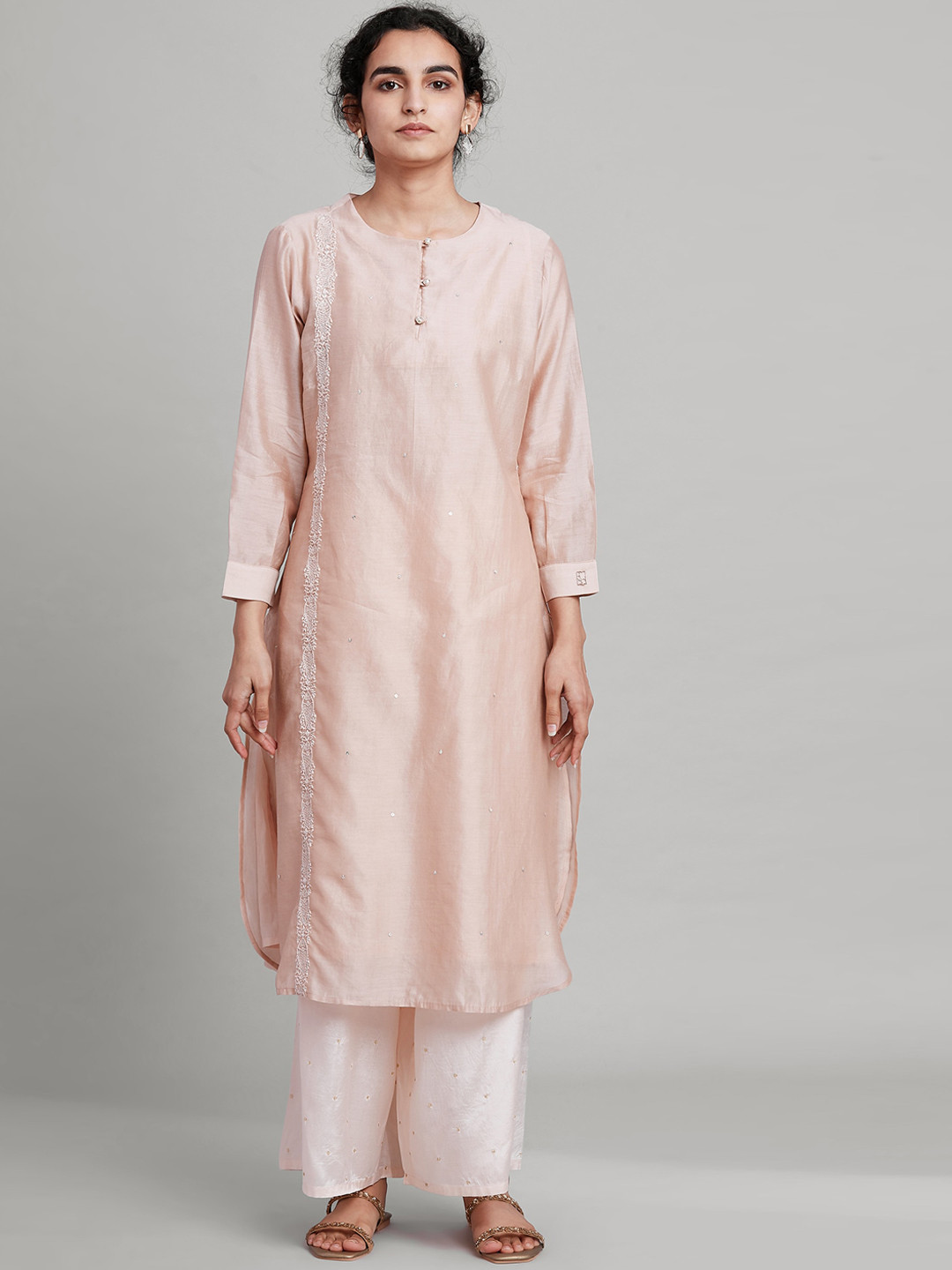 

W The Folksong Collection Women Pink Embroidered Thread Work Kurta