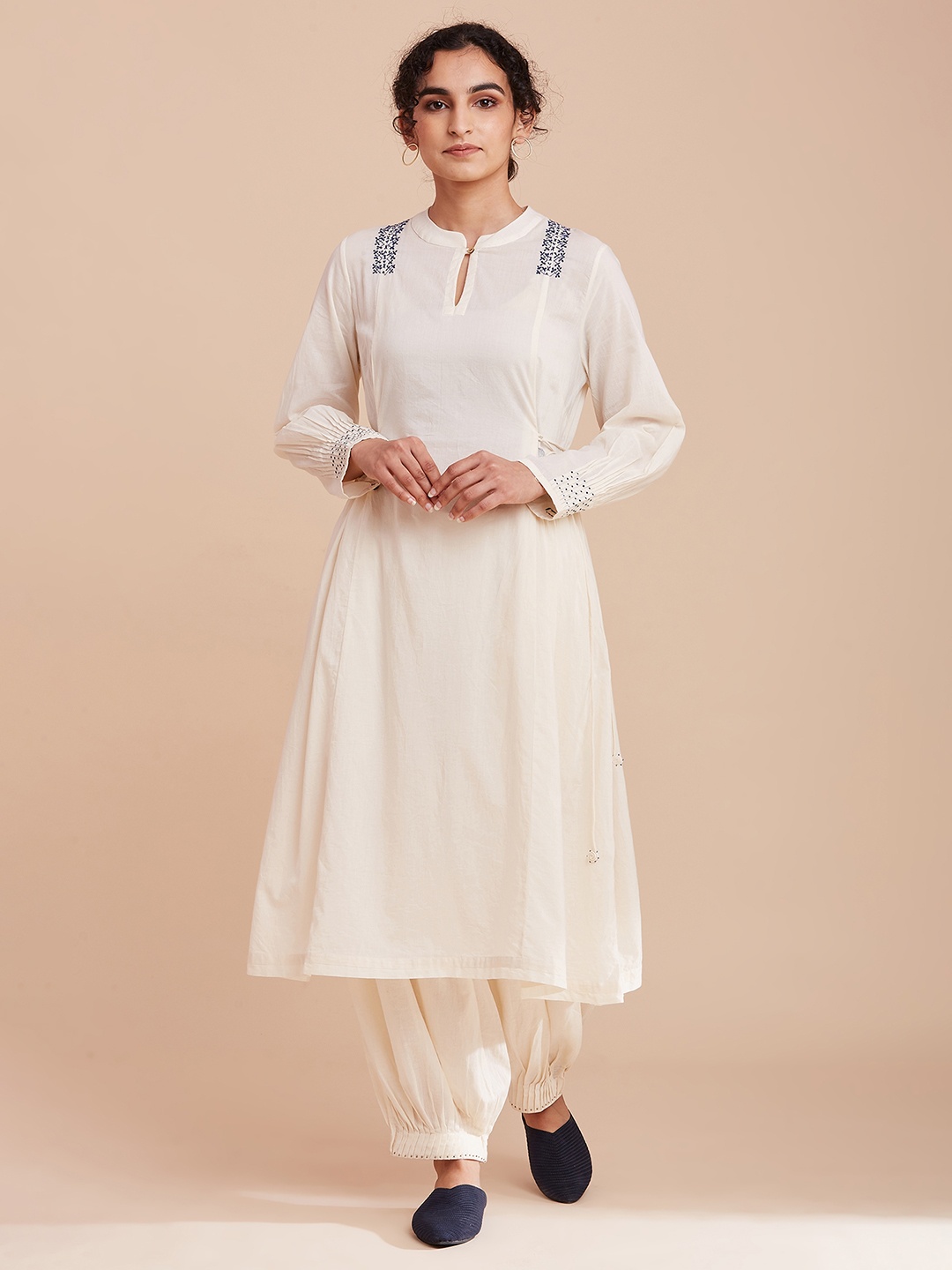 

W The Folksong Collection Women Cream-Coloured Solid Cotton Kurta