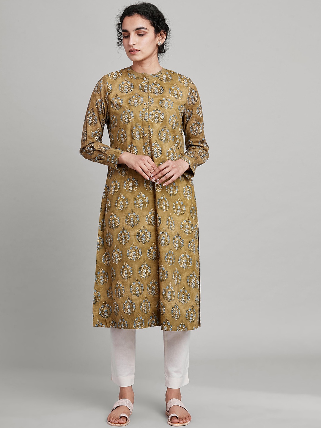 

W The Folksong Collection Women Olive Green Floral Printed Thread Work Cotton Kurta