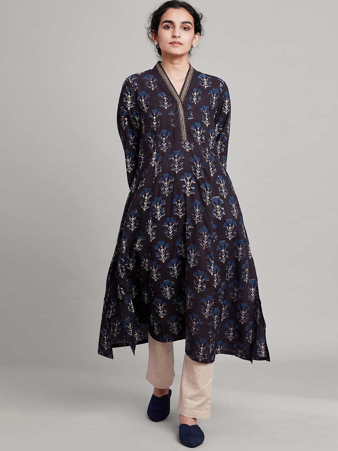 

W The Folksong Collection Women Brown & White Floral Printed Pure Cotton Anarkali Kurta