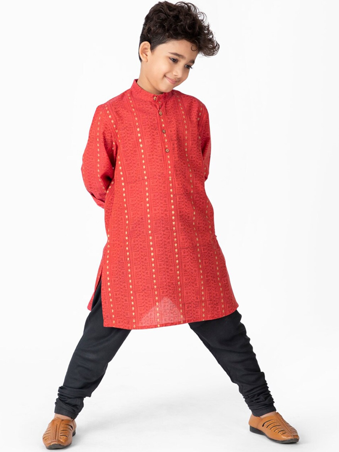 

Fabindia Boys Red Ethnic Motifs Printed Cotton Kurta