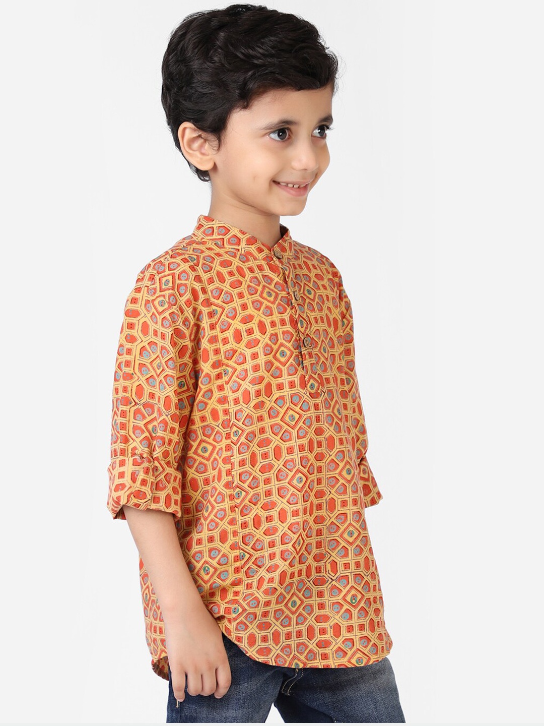 

Fabindia Boys Red Geometric Printed Kurta