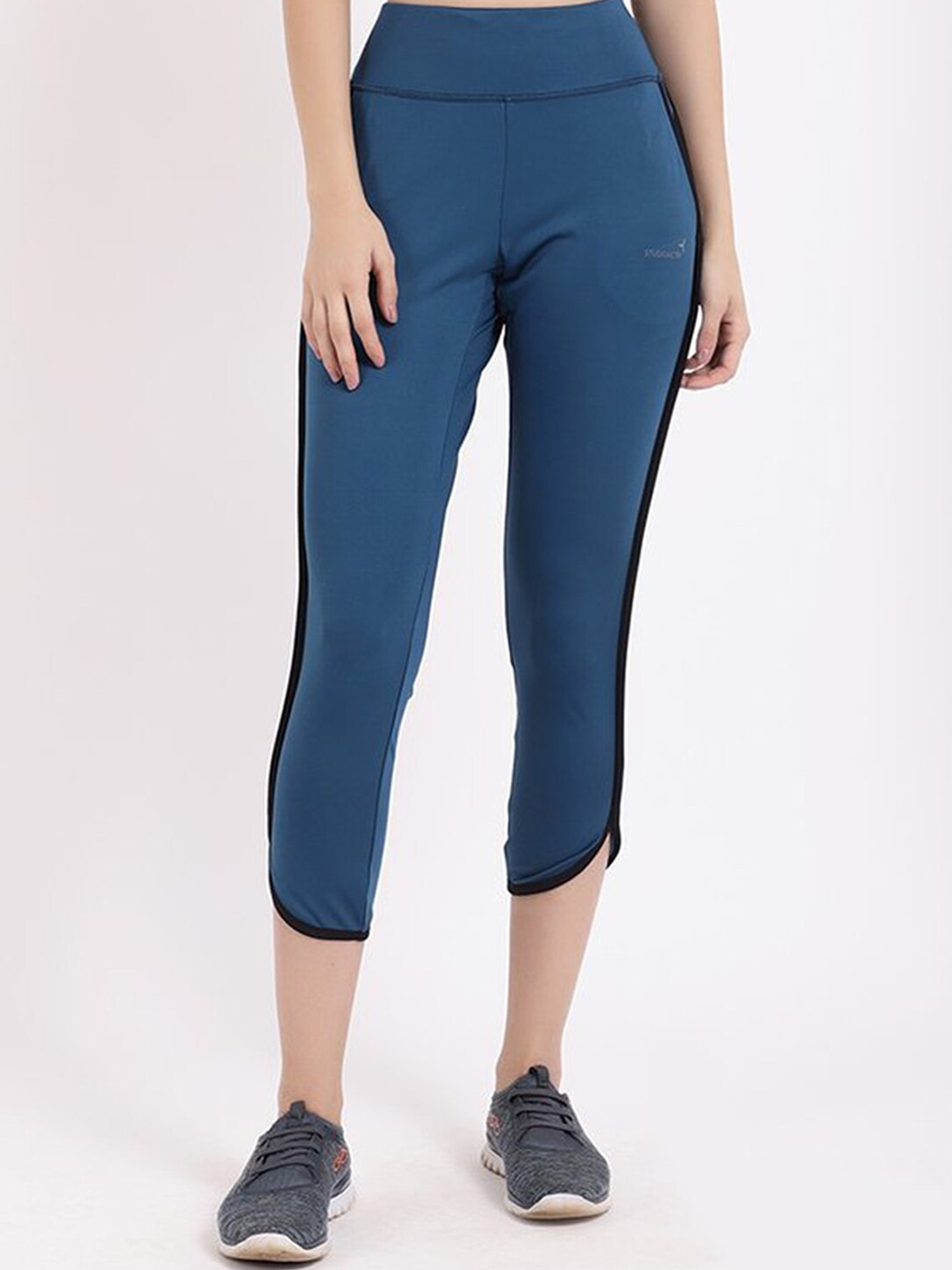 

STUDIOACTIV Women Blue Solid Three Fourth Length Joggers