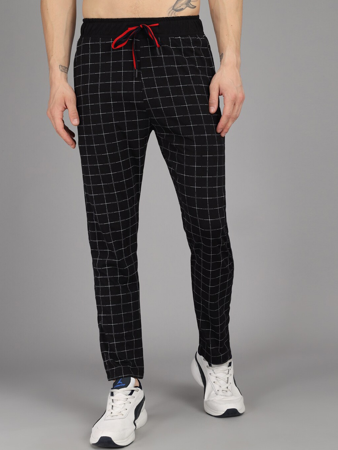 

Gallus Men Black & White Checked Dry Fit Cotton Track Pants