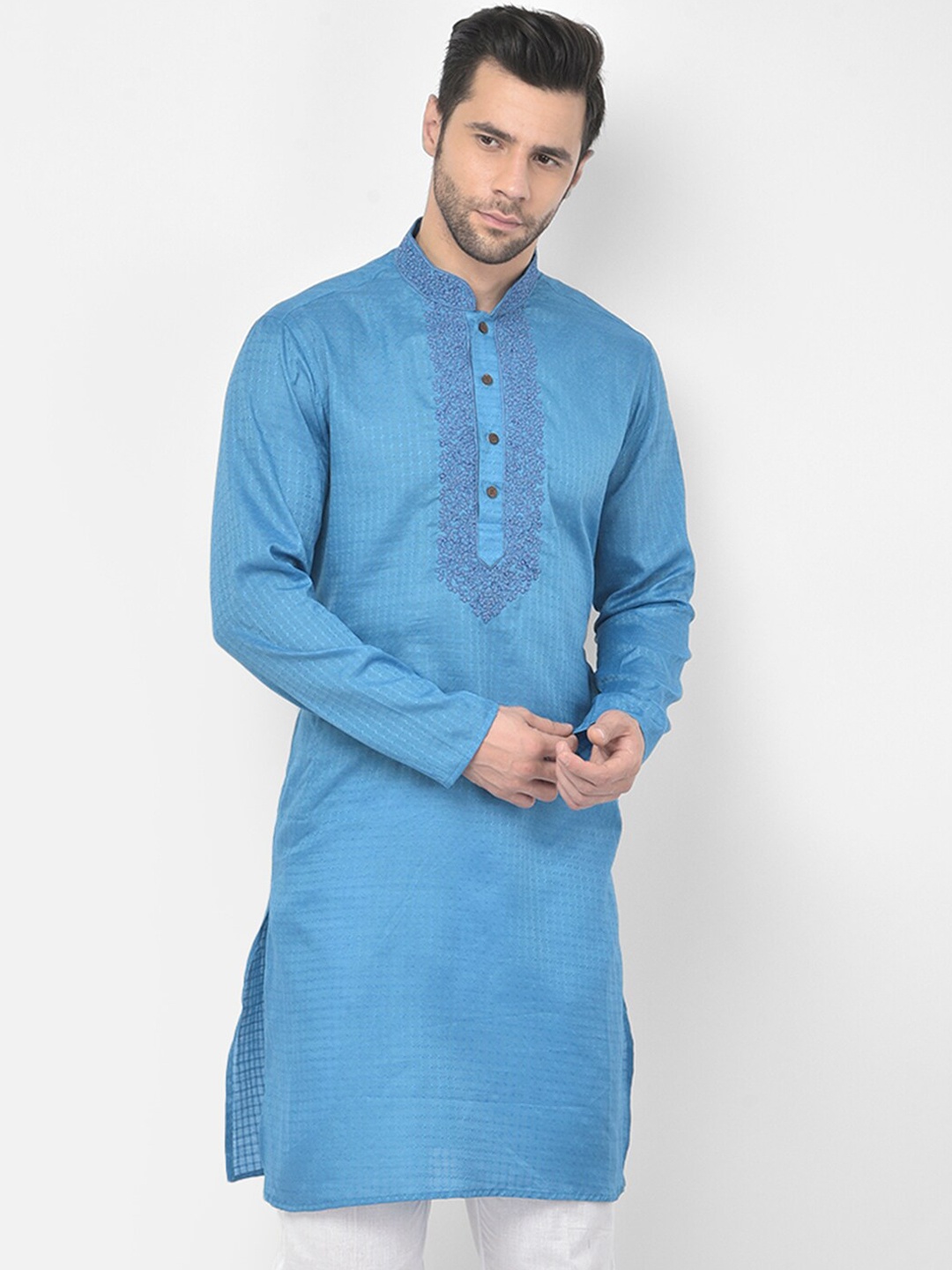 

DEYANN Men Blue Floral Embroidered Pure Cotton Kurta with Trousers