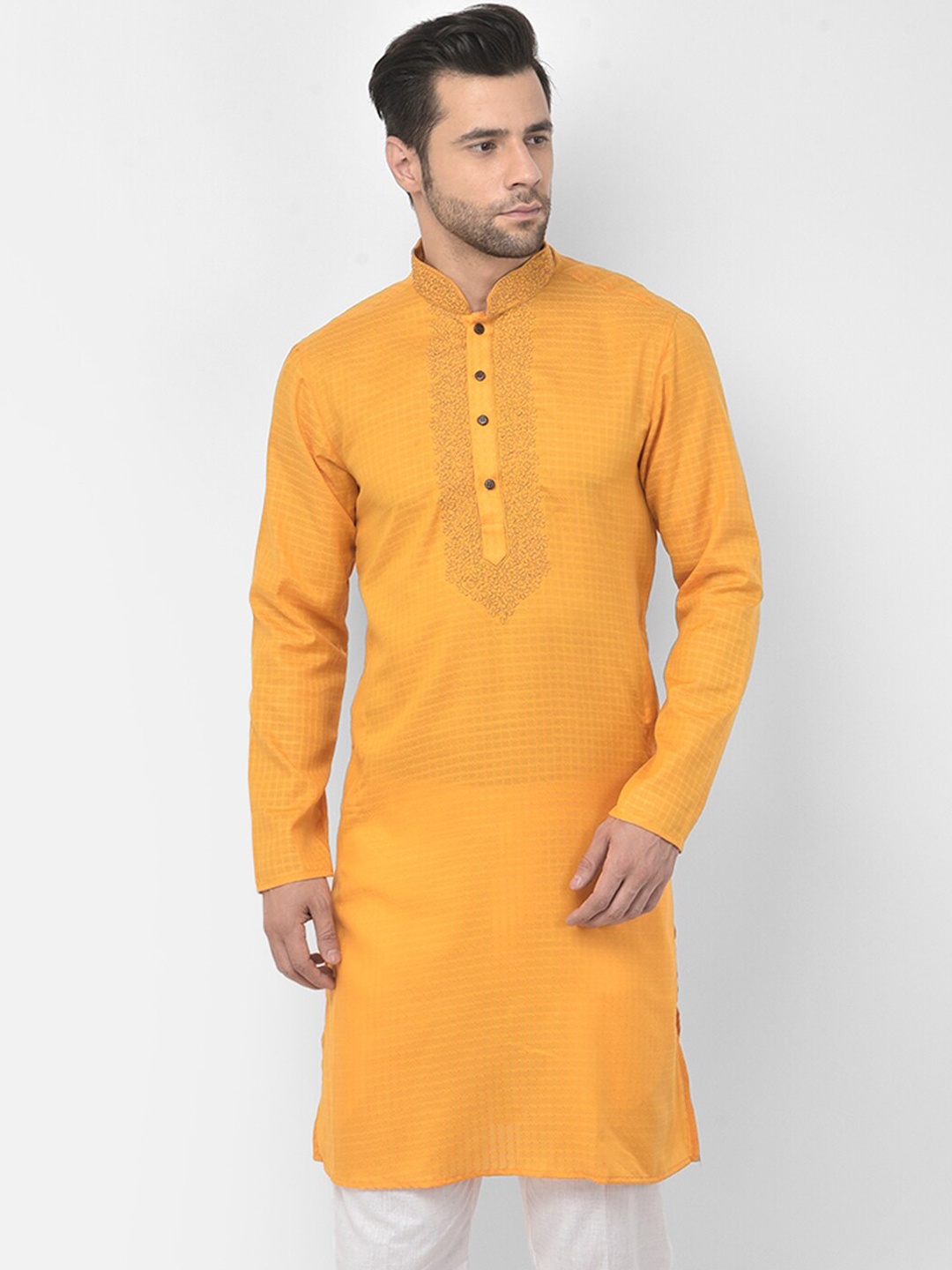 

DEYANN Men Yellow Floral Embroidered Thread Work Pure Cotton Kurta with Trousers