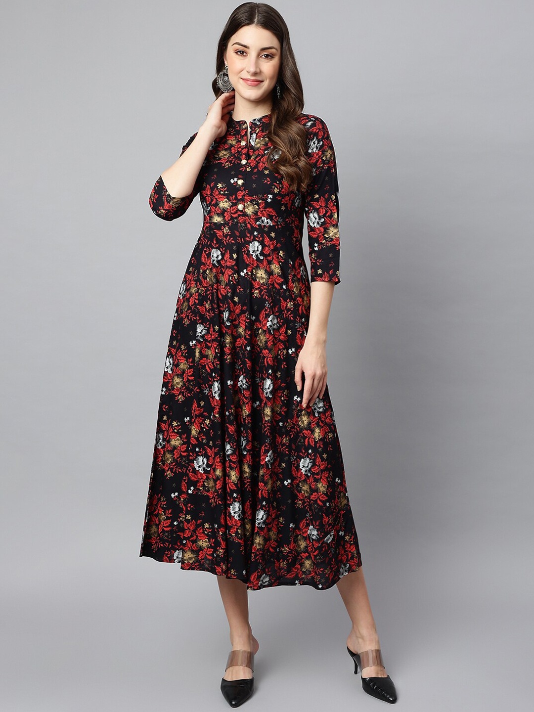 

SHINOY Women Black Floral Printed Dress