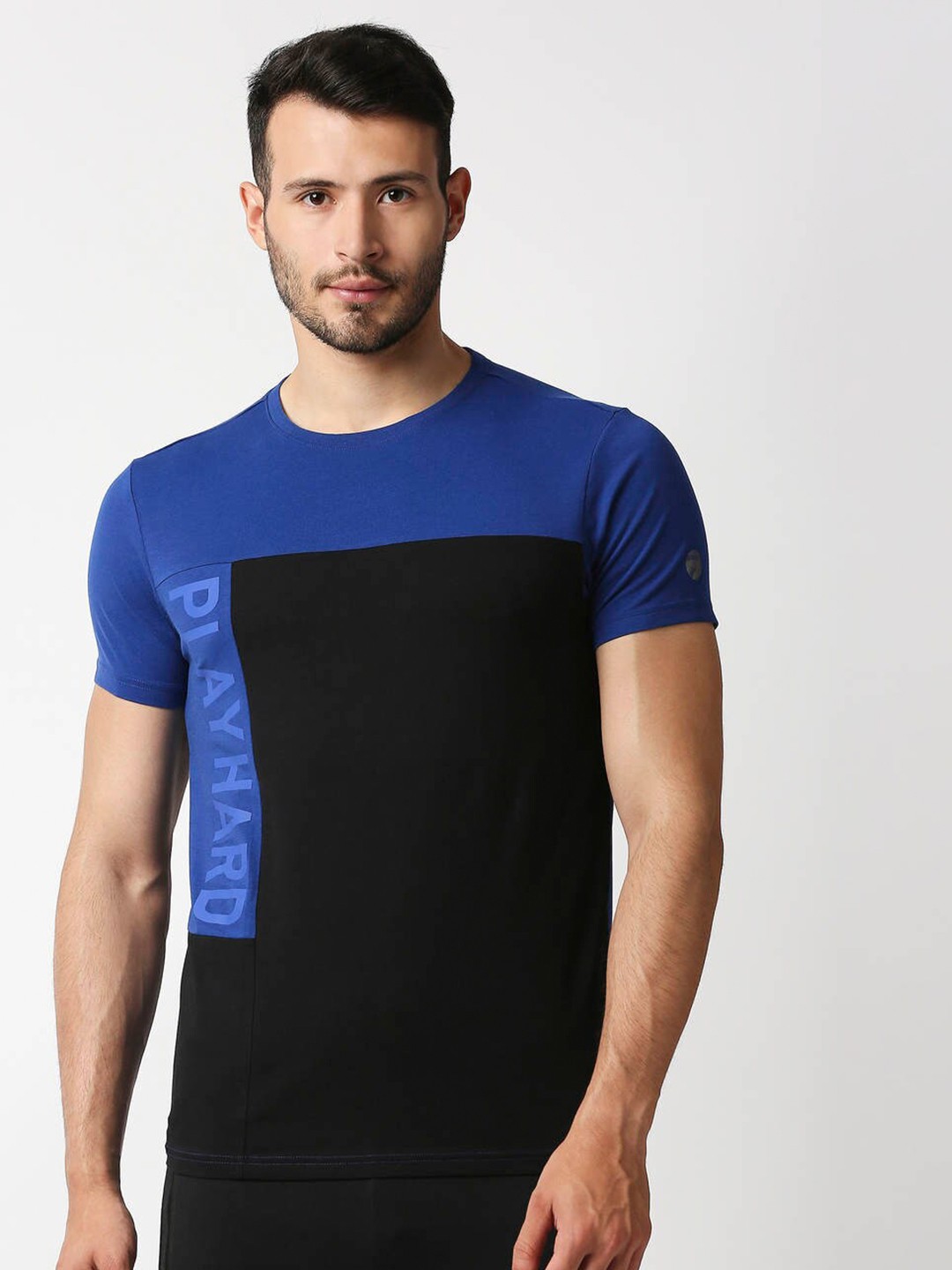 

Pepe Jeans Men Blue Colourblocked Slim Fit T-shirt