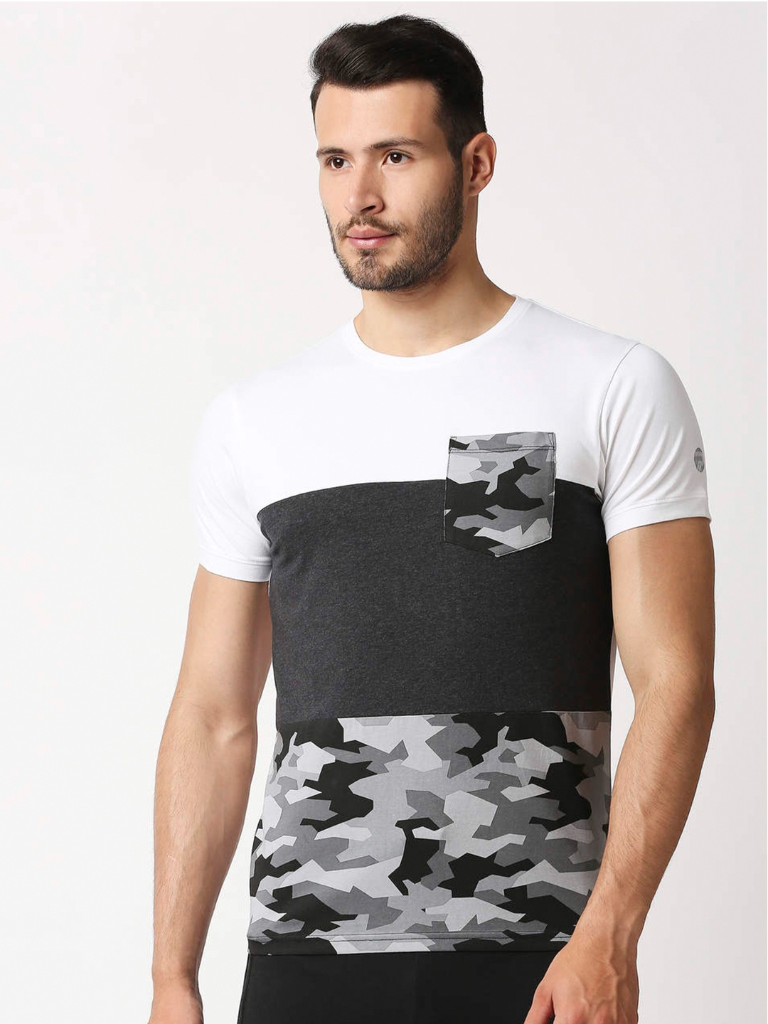 

Pepe Jeans Men Grey Camouflage Printed Slim Fit T-shirt