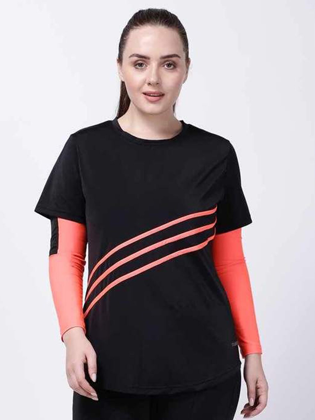 

STUDIOACTIV Women Black Striped Doctor Sleeves T-Shirt