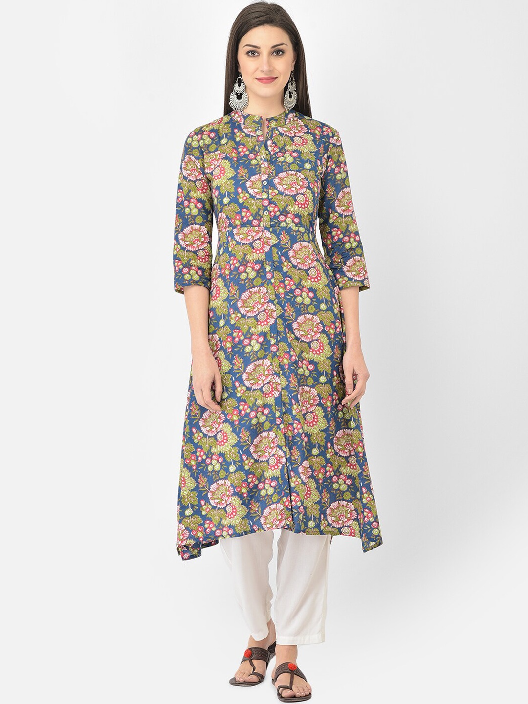 

Span Women Blue Floral Printed Thread Work Kurta