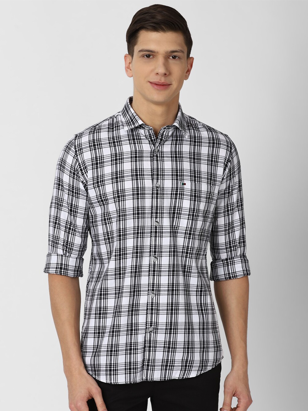 

Peter England Casuals Men White Slim Fit Tartan Checks Checked Casual Shirt