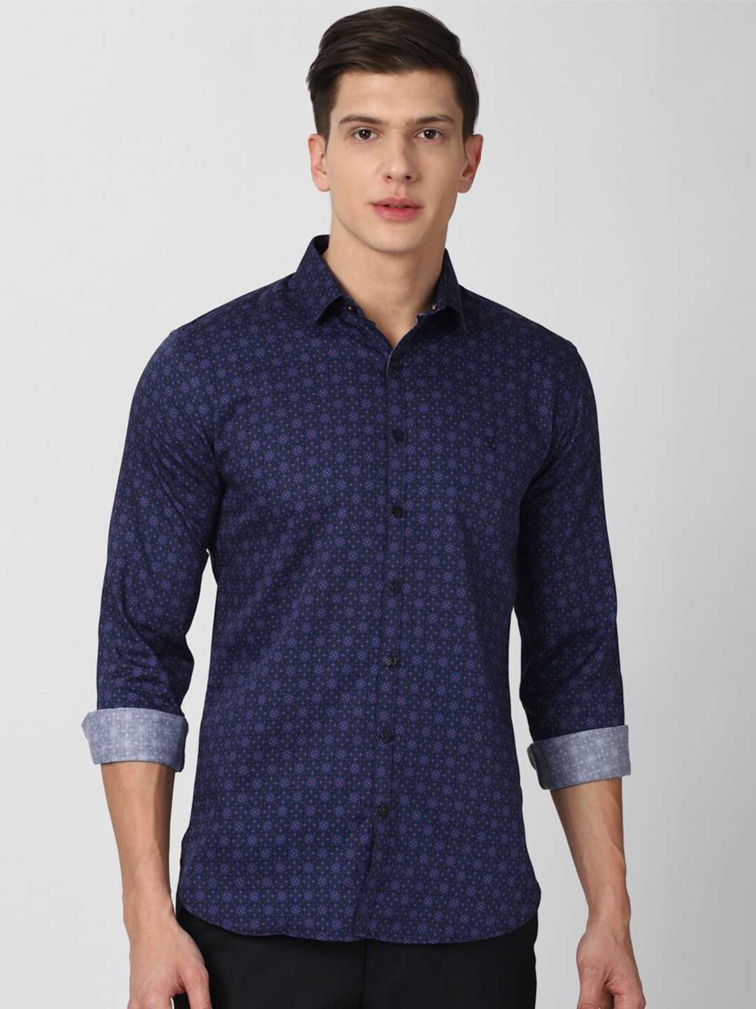 

V Dot Men Navy Blue Micro Ditsy Printed Slim Fit Pure Cotton Casual Shirt