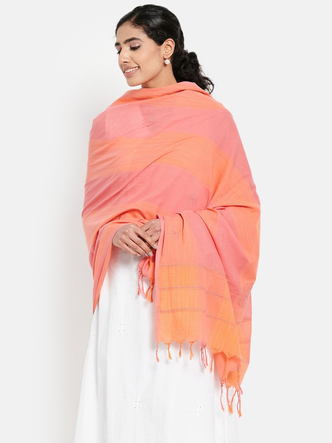 

Fabindia Pink & Orange Embroidered Pure Cotton Chikankari Dupatta