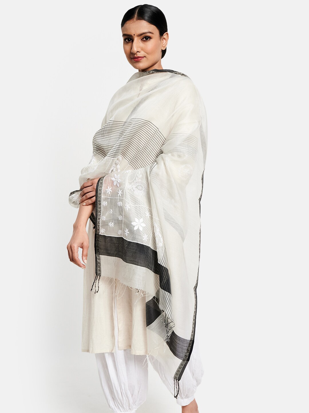 

Fabindia White & Black Embroidered Cotton Silk Chikankari Dupatta