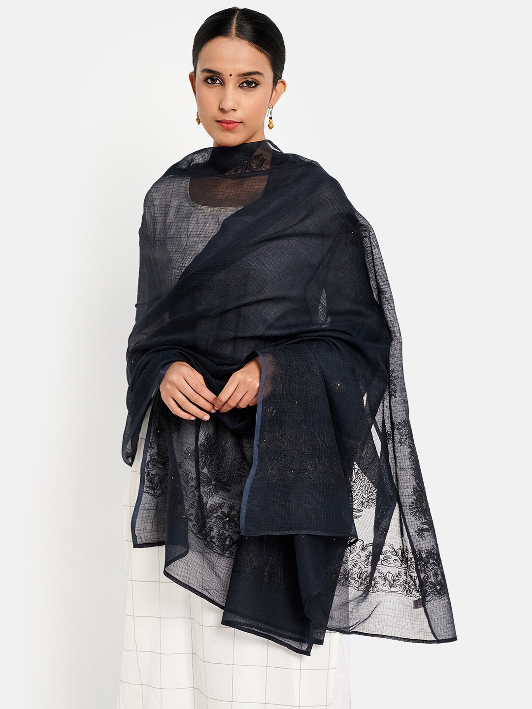 

Fabindia Black Embroidered Cotton Silk Chikankari Dupatta