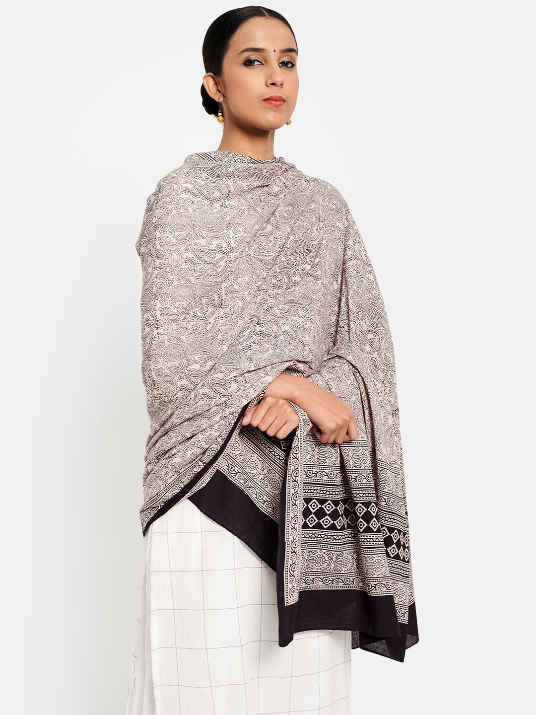 

Fabindia Black & White Paisley Printed Pure Cotton Dupatta