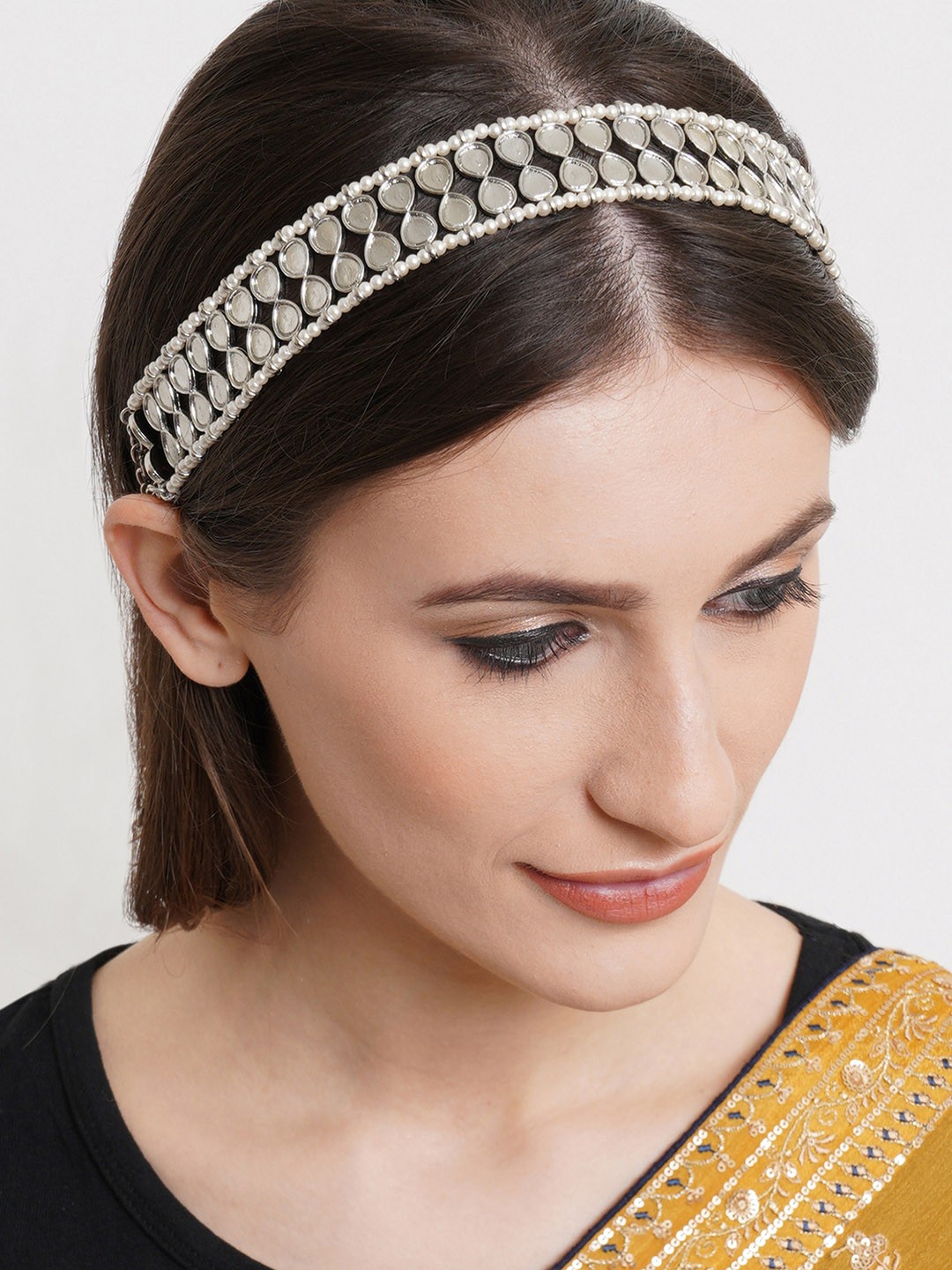 

KARATCART Women Silver-Toned Embellished Hairband