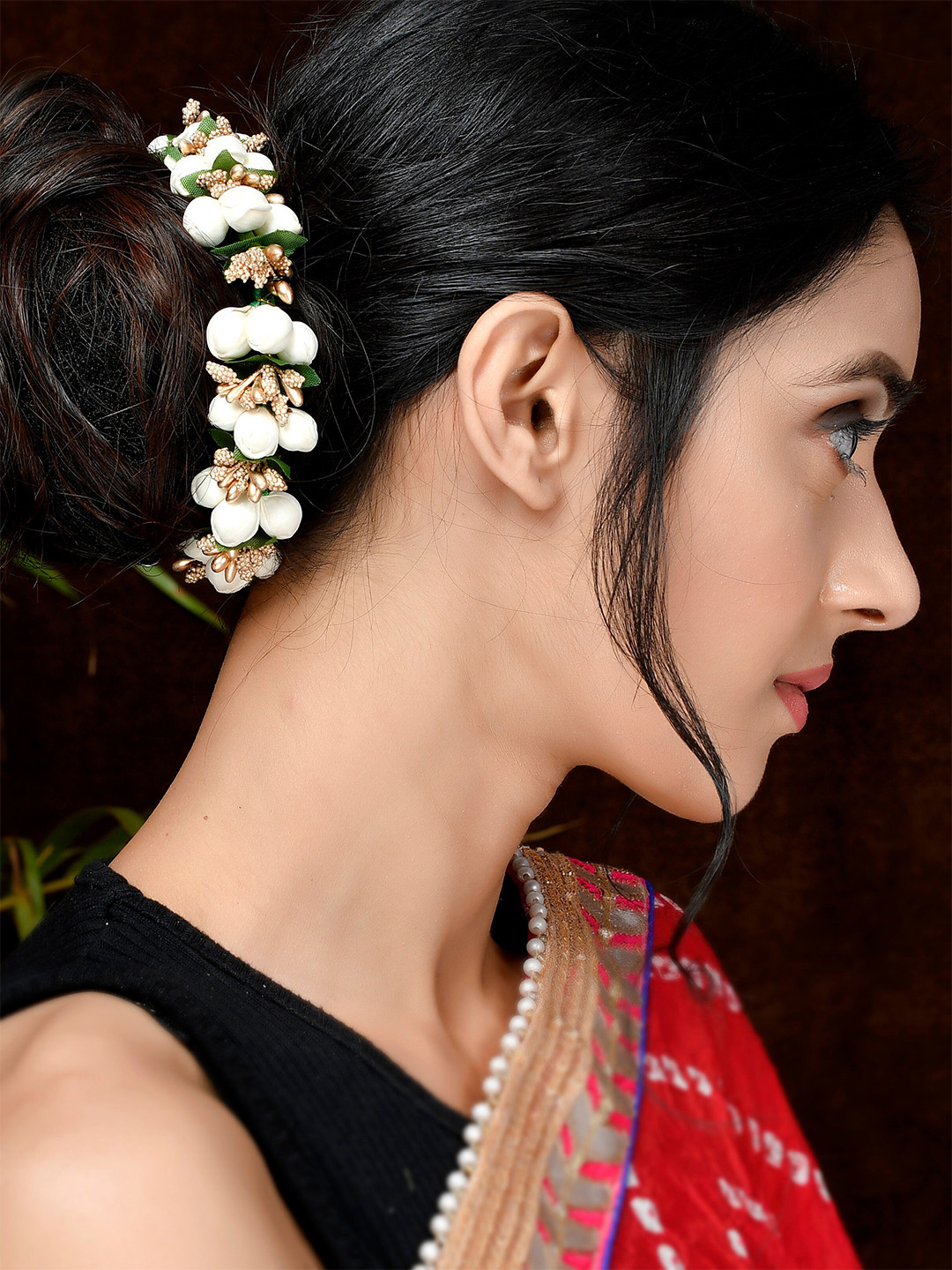 

Silvermerc Designs Women White Embellished Hair Accessory