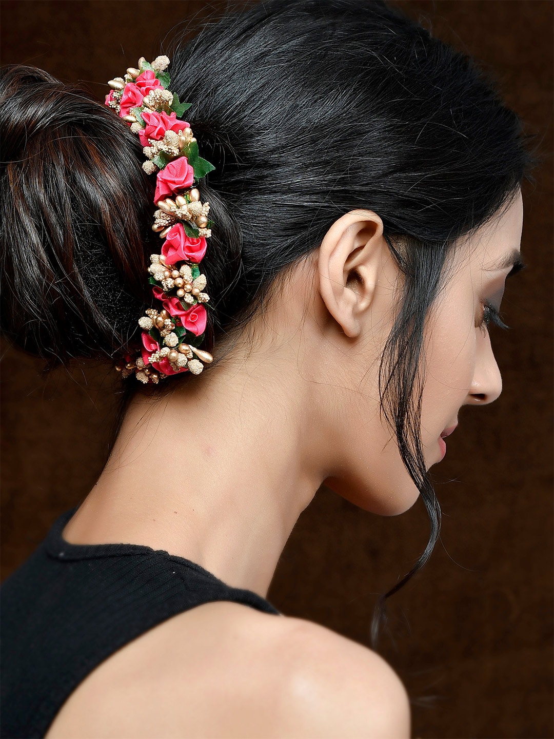 

Silvermerc Designs Women Red & Gold-Toned Embellished Hair Accessory Set
