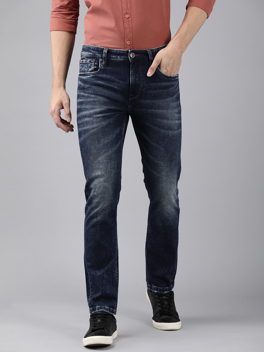 

Voi Jeans Men Navy Blue Urban Slim Fit Light Fade Stretchable Jeans