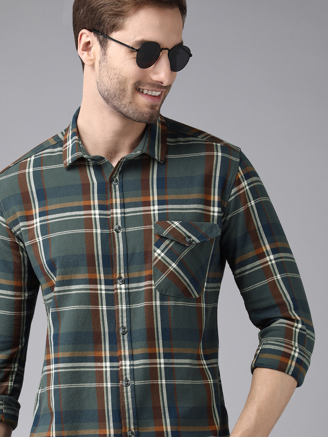 

Voi Jeans Men Green & Navy Blue Standard Slim Fit Tartan Checked Cotton Casual Shirt