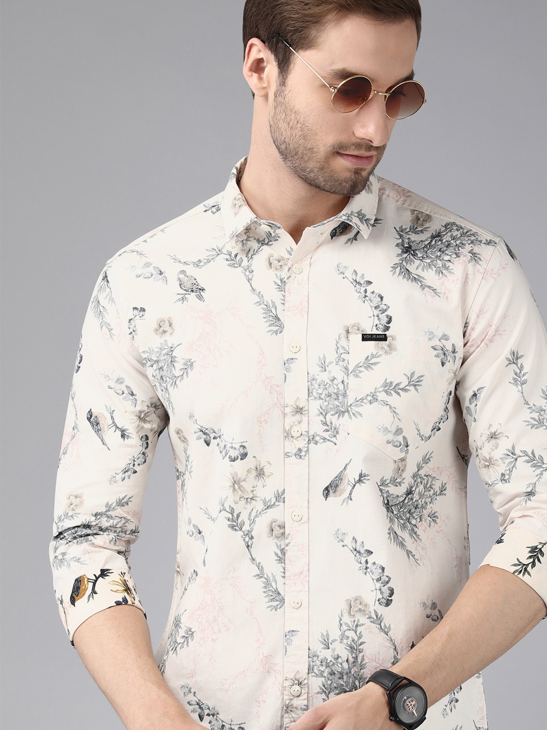 

Voi Jeans Men Off White Standard Slim Fit Floral Printed Cotton Casual Shirt