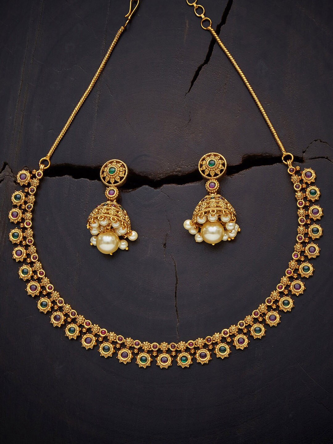 

Kushal's Fashion Jewellery Women Red & Green Gold-Plated Antique Jewellery Set