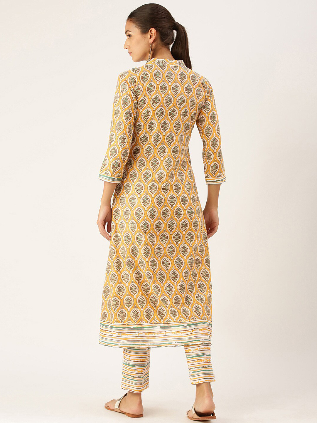 

Somras Women Mustard Yellow Floral Pure Cotton Kurta with Trousers