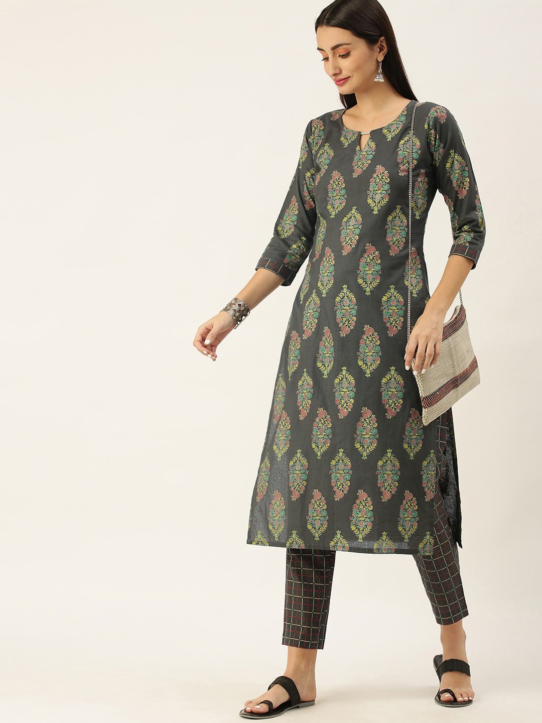 

Somras Women Charcoal Grey Printed Kurta with Trousers