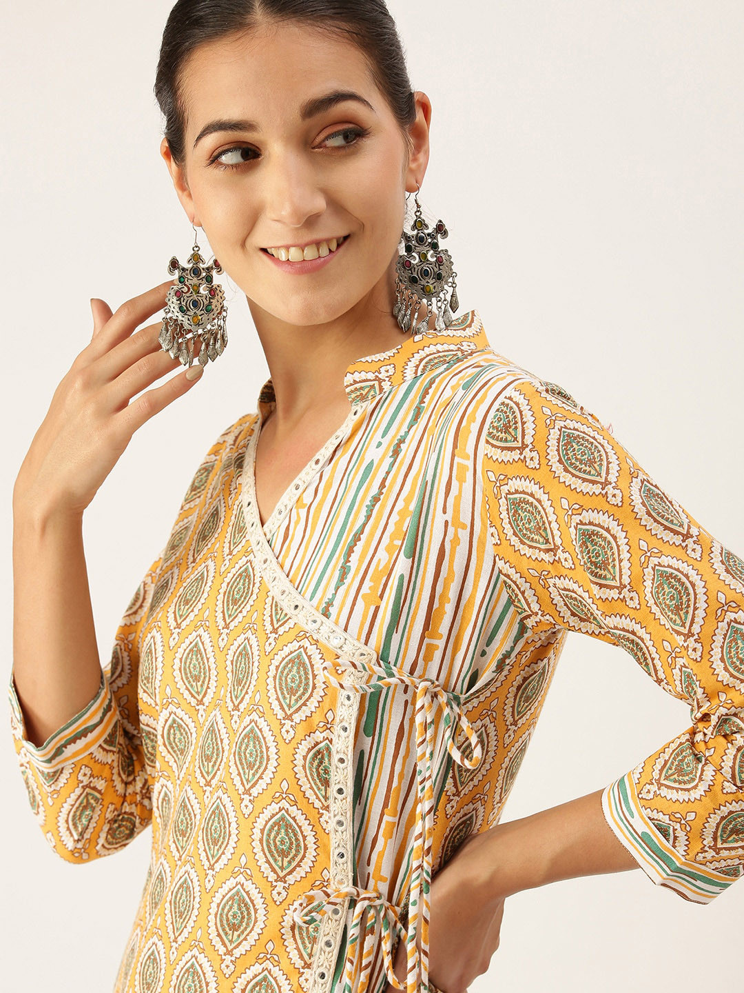 

Somras Women Mustard Yellow Printed Pure Cotton Kurta with Palazzos