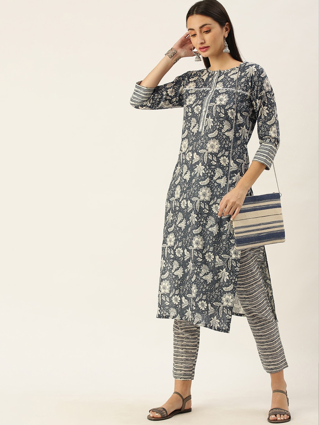 

Somras Women Grey Floral Printed Pleated Pure Cotton Kurta with Trousers