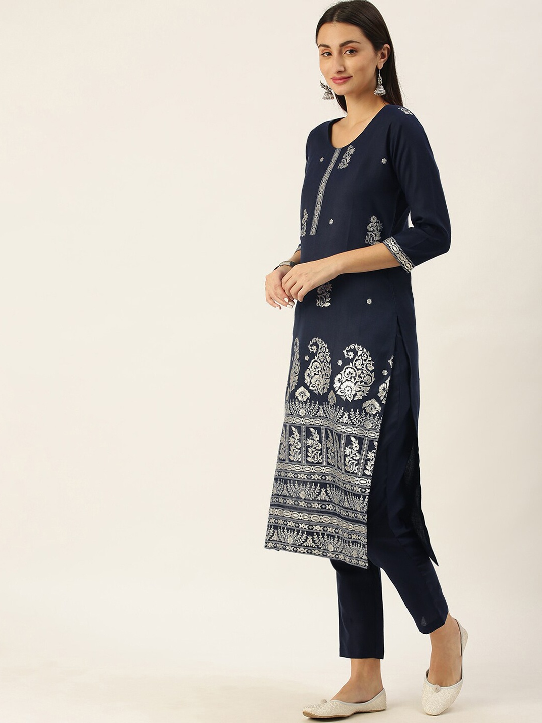 

Somras Women Navy Blue Ethnic Motifs Printed Kurta with Trousers