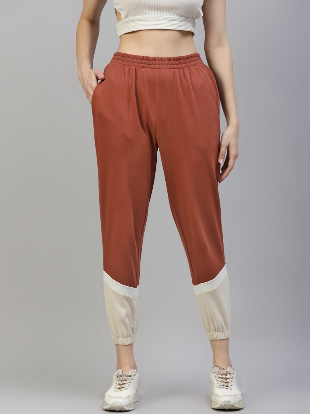 

Laabha Women Brown & Cream-Coloured Colourblocked Solid Regular Fit Jogger