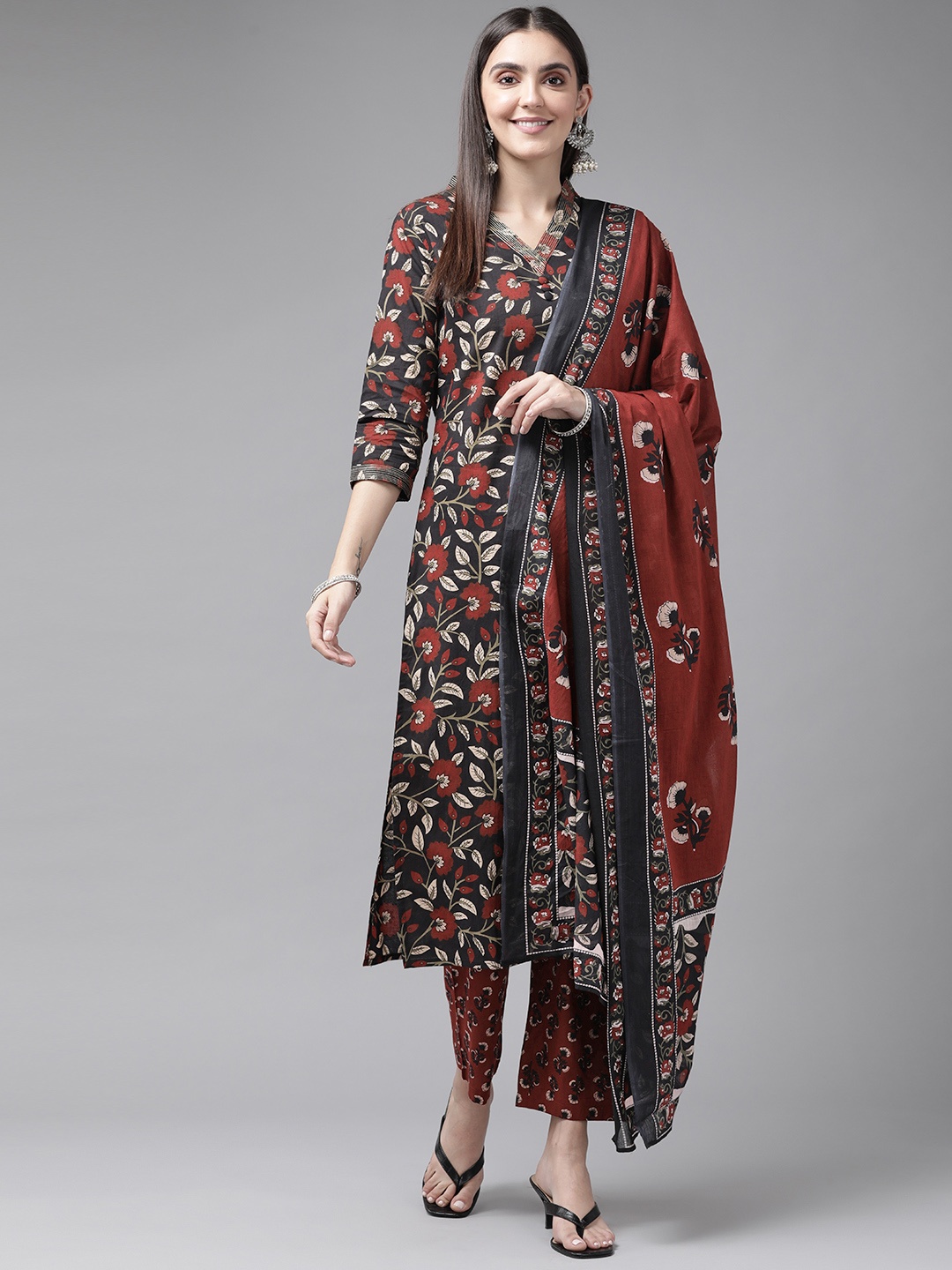 

Yufta Women Black Floral Printed Pure Cotton Kurta with Palazzos & With Dupatta