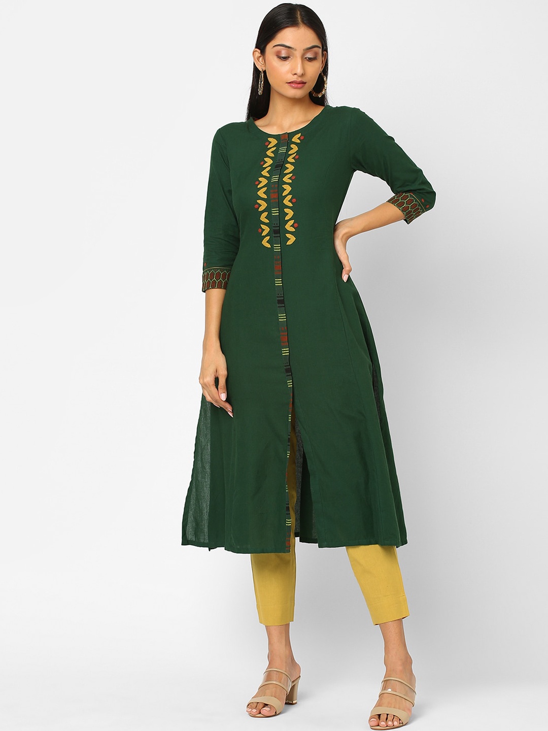 

KAMI KUBI Women Green Geometric Yoke Design Kurta