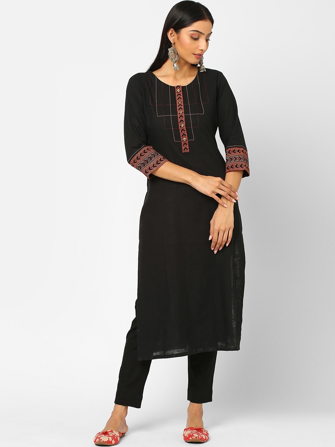 

KAMI KUBI Women Black & Red Ethnic Motifs Yoke Design Kurta