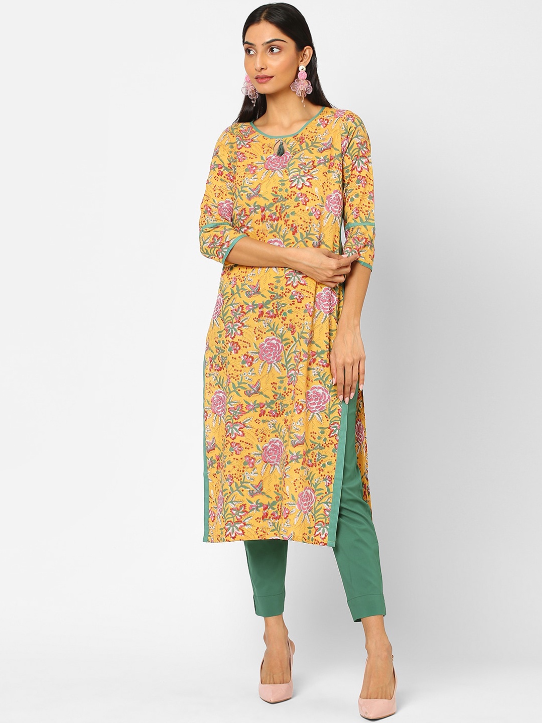 

KAMI KUBI Women Yellow & Green Floral Printed Keyhole Neck Cotton Kurta