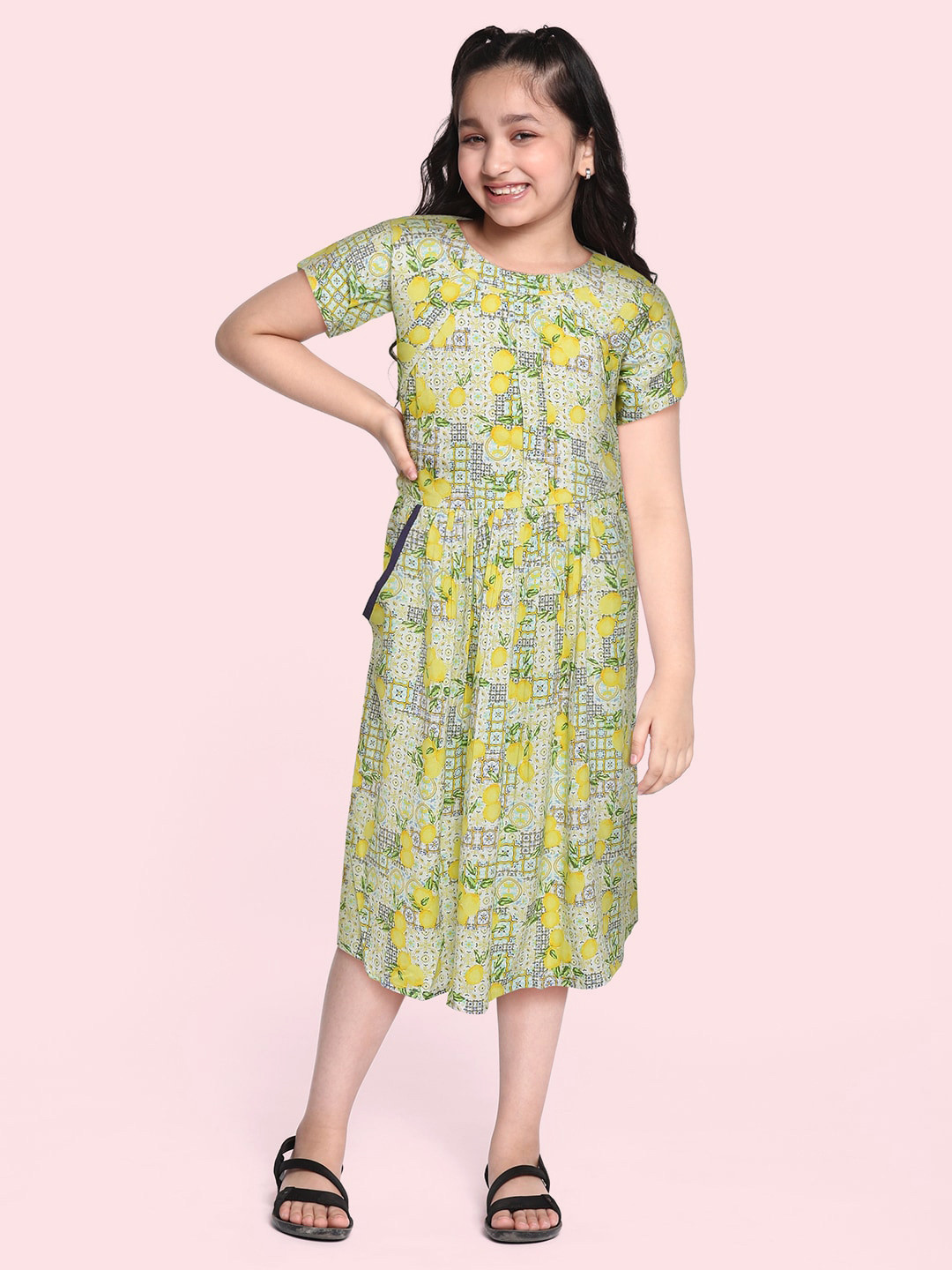 

Bella Moda Girls Yellow & Green Conversational Printed Pure Cotton A-Line Dress