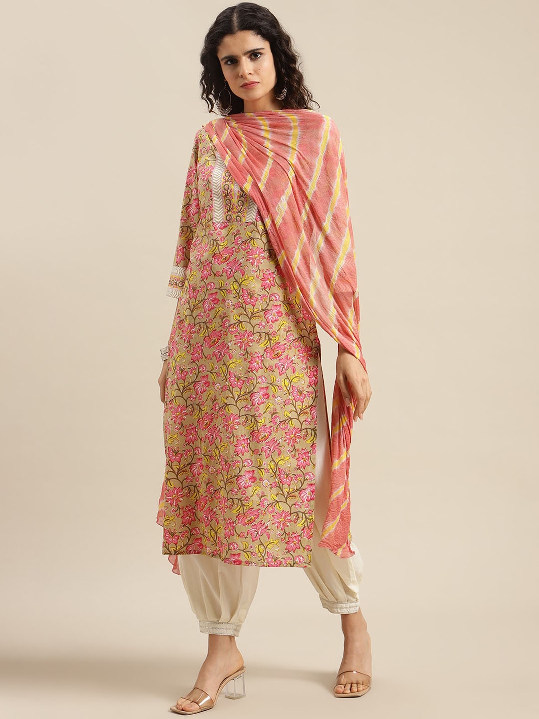 

Varanga Women Peach-Coloured Floral Printed Regular Pure Cotton Kurta with Salwar & With Dupatta