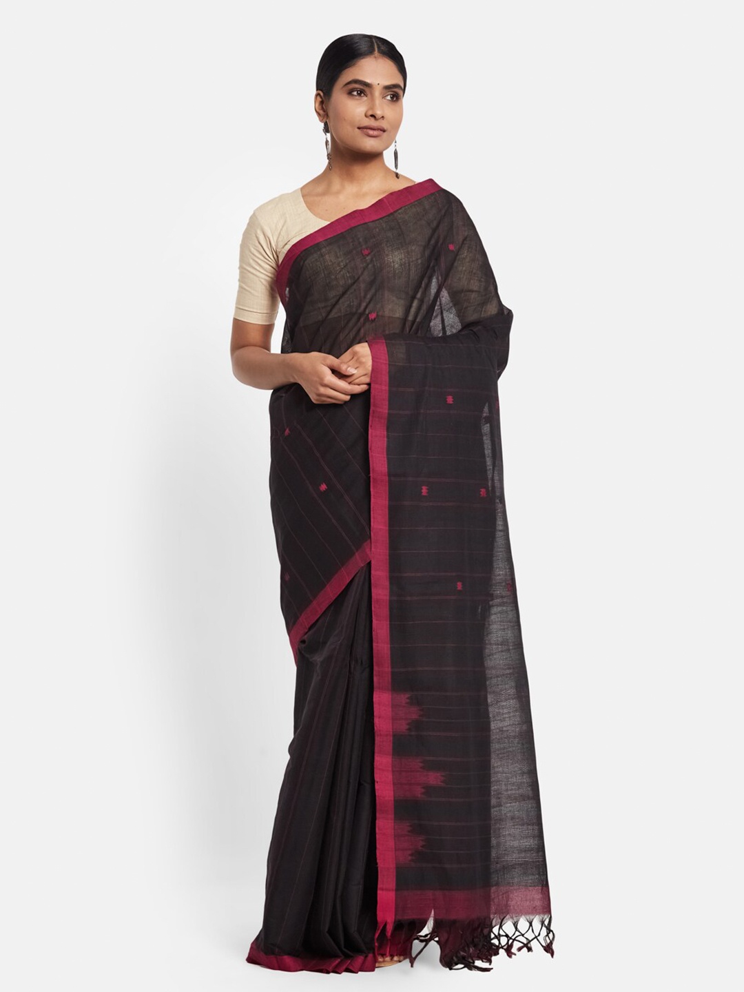 

Fabindia Black & Maroon Abstract Woven Design Pure Cotton Saree