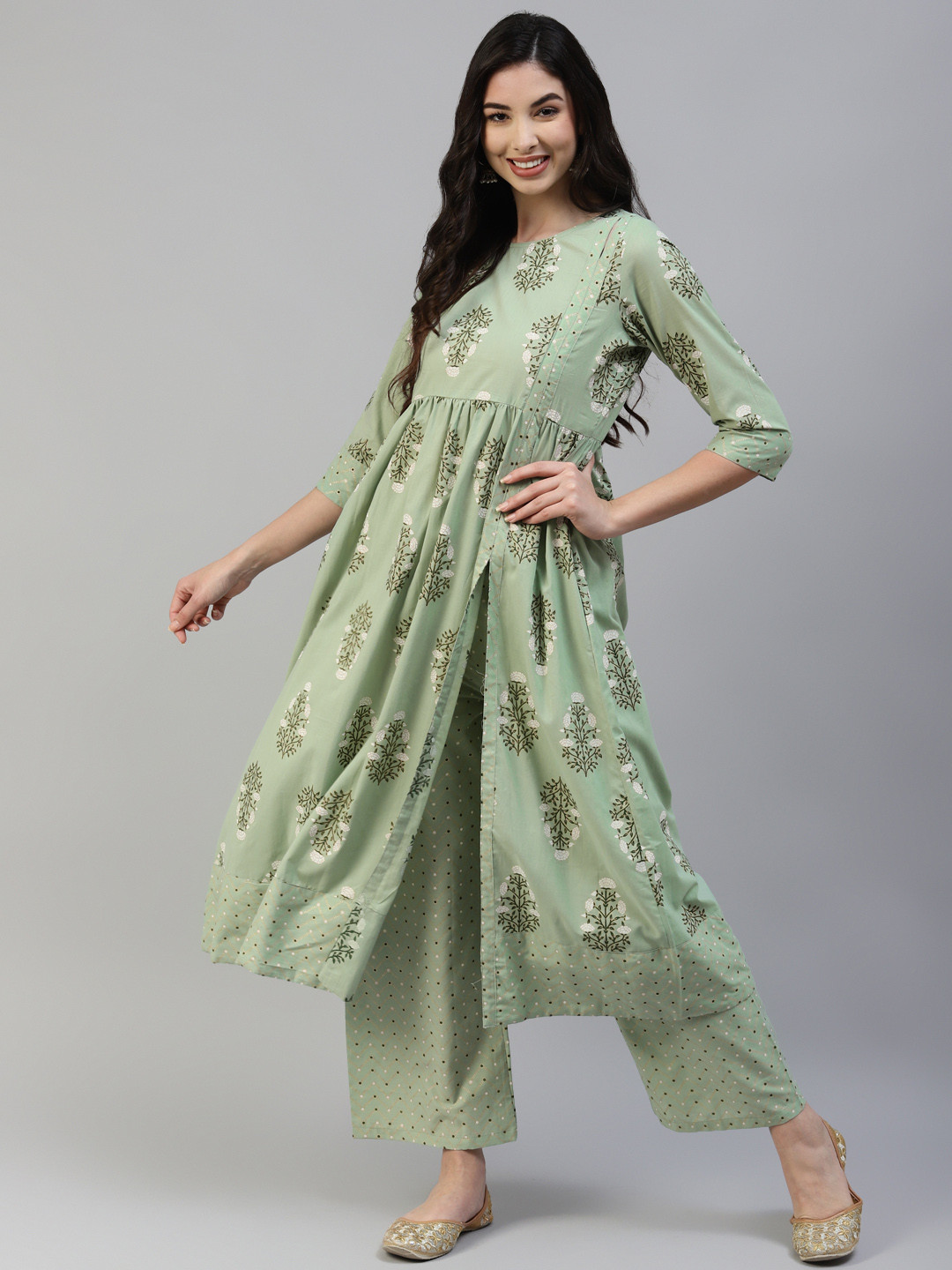 

Poshak Hub Women Green & Off-White Pure Cotton Floral Print Kurta with Palazzos