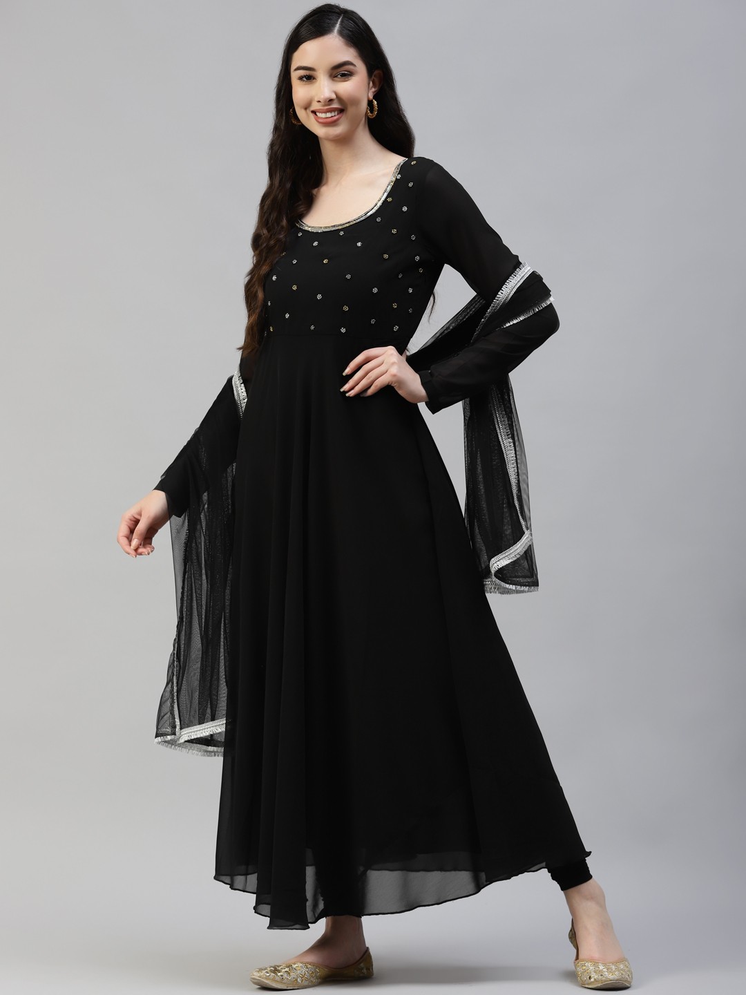 

Poshak Hub Women Black & Silver-Toned Embellished Cotton Kurta & Leggings With Dupatta