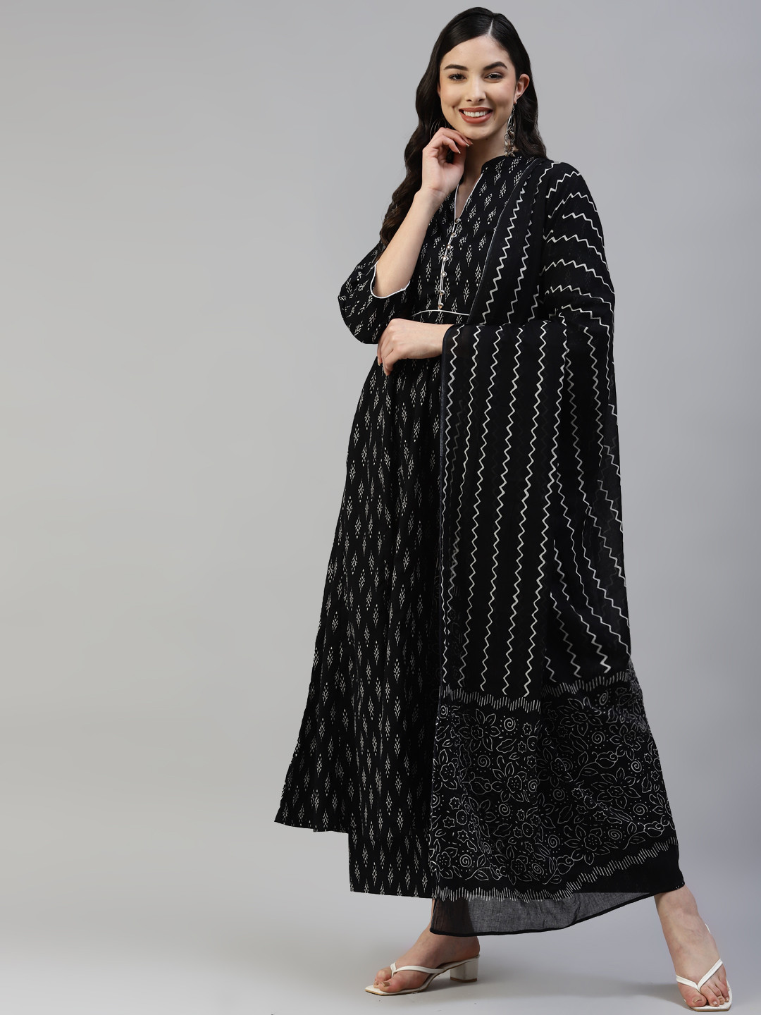 

Poshak Hub Women Black Ethnic Motifs Printed Kurta with Palazzos & With Dupatta