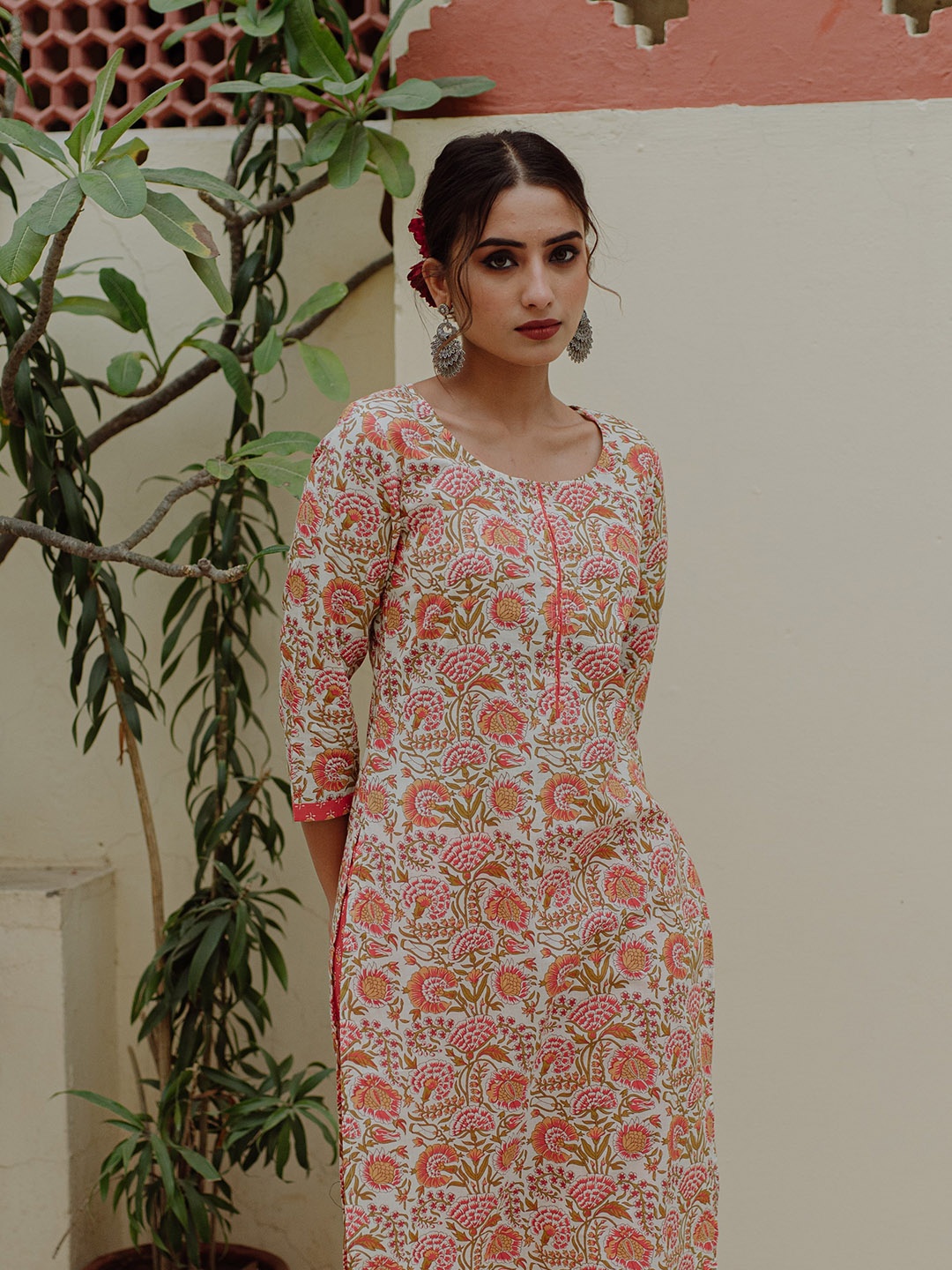 

anayna Women Pink & Olive Green Ethnic Motifs Printed Pure Cotton Kurta with Trousers
