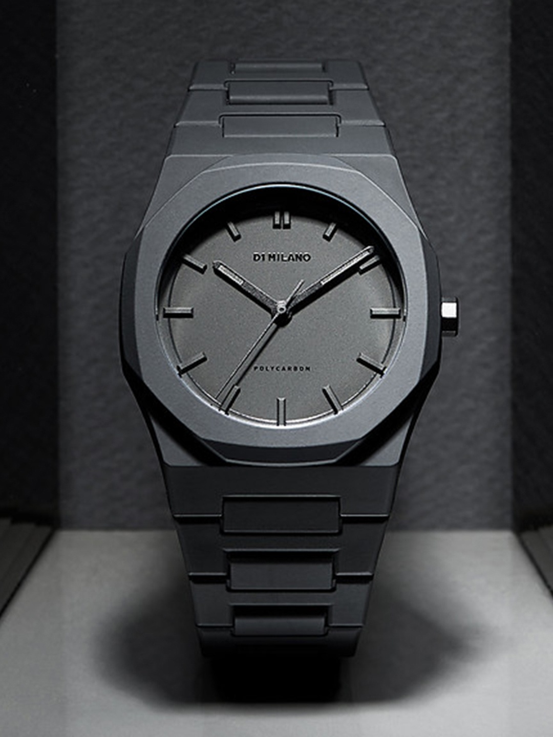 

D1 Milano Men Black Dial & Black Shadow Bracelet Style Strap Analogue Watch PCBJ10_LUX